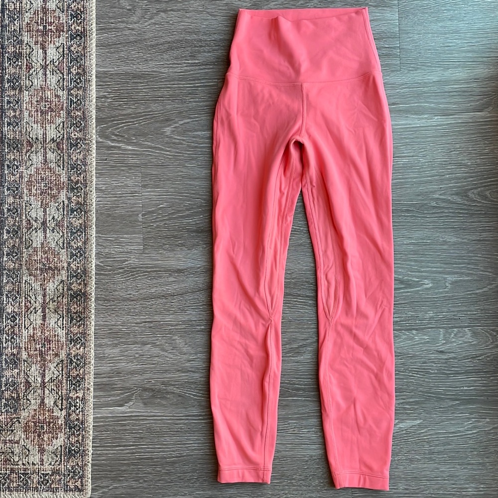 LULULEMON NWOT ALIGN HIGH RISE 25” in RASPBERRY CREAM, SIZE 2